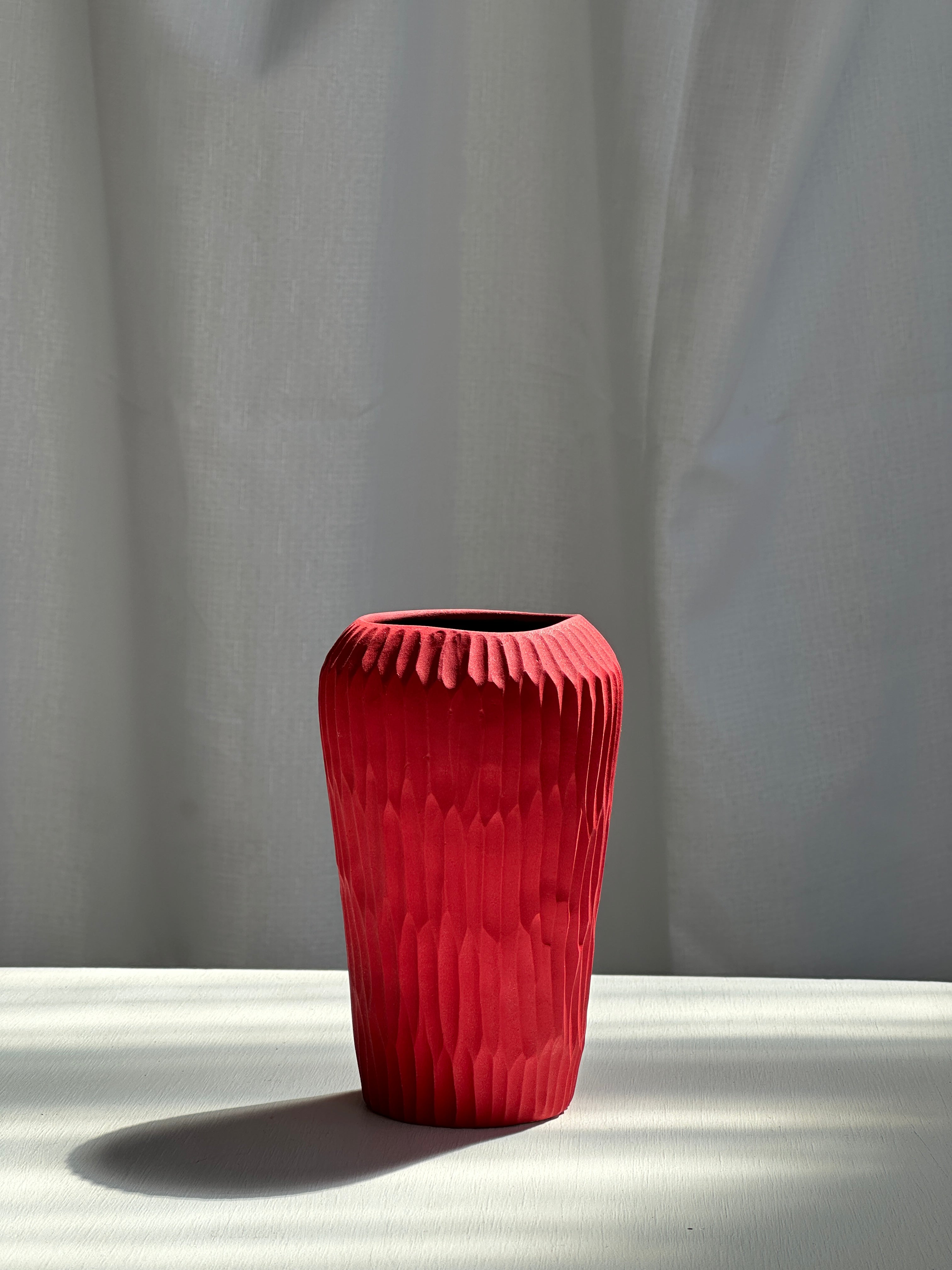 RED VASE - Medium